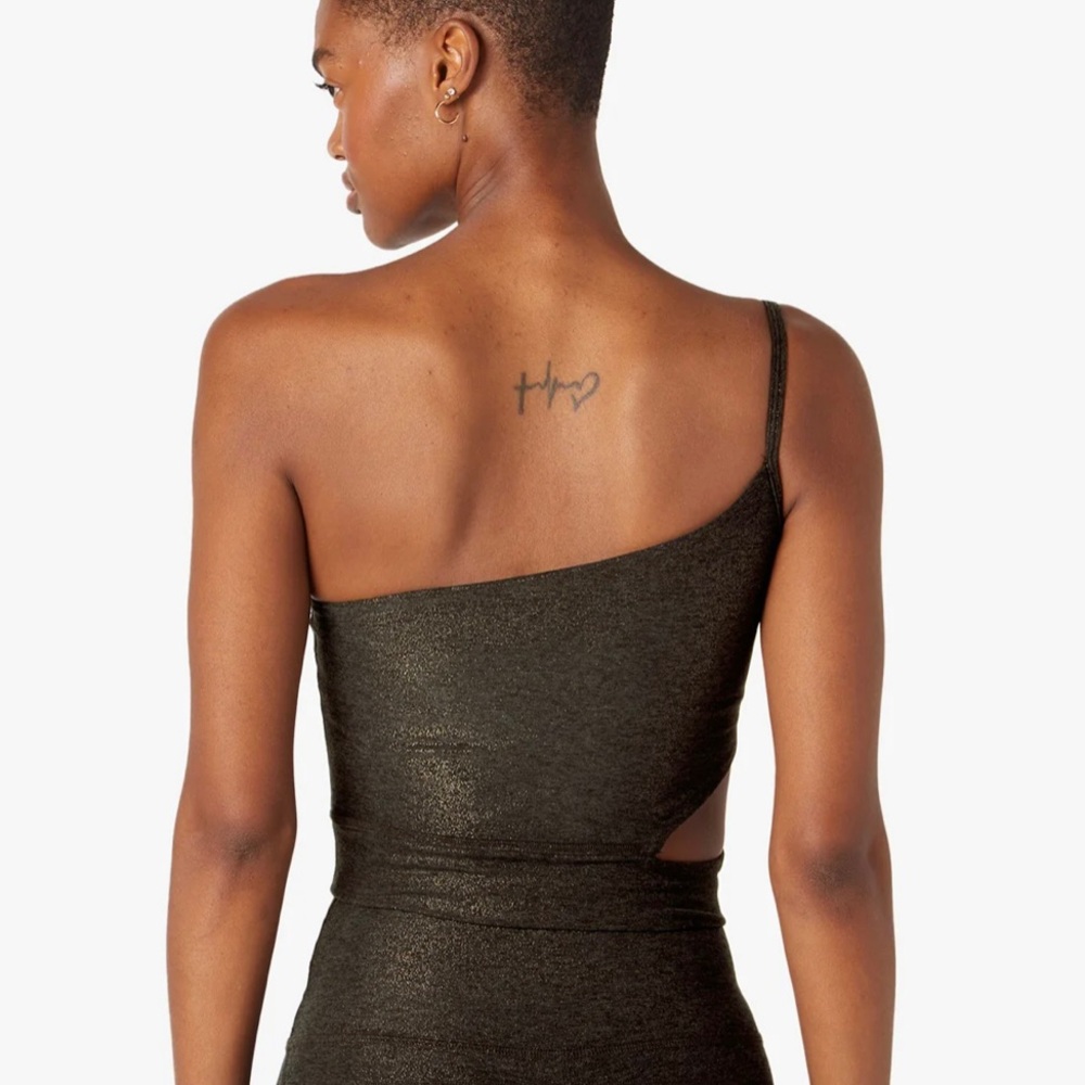 NEW Beyond Yoga SoftShine Wanderlust One Shoulder Metallic Stardust Cropped Tank - Picture 3 of 9